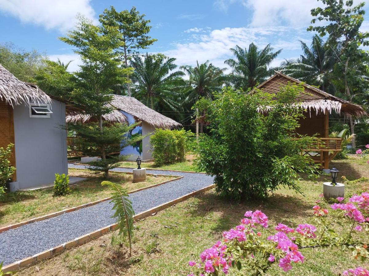 Palm Garden Bungalows Ko Lanta Extérieur photo